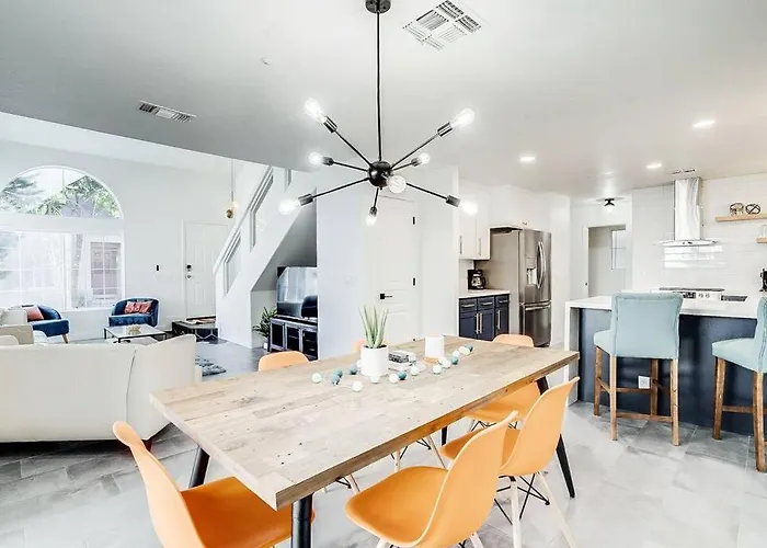 Tpc Westworld Stylish 4 Bed Private Hottub Apartment