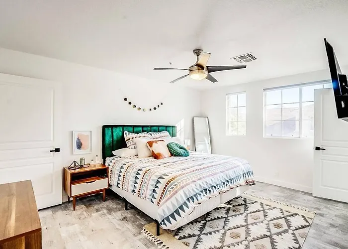 Apartment Tpc Westworld Stylish 4 Bed Private Hottub