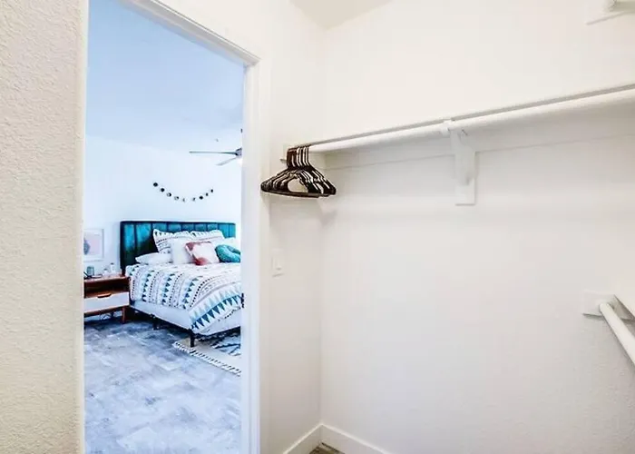 Tpc Westworld Stylish 4 Bed Private Hottub Apartment